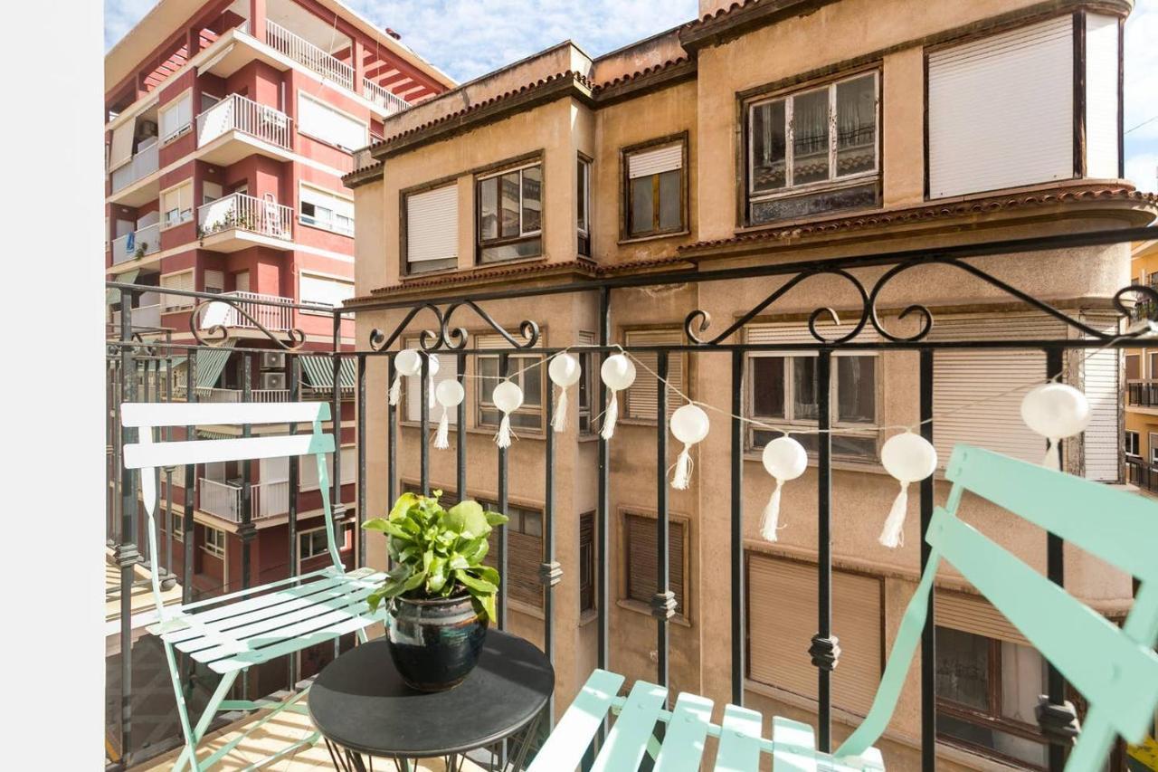 Family And Friends -Alicante Center Екстер'єр фото